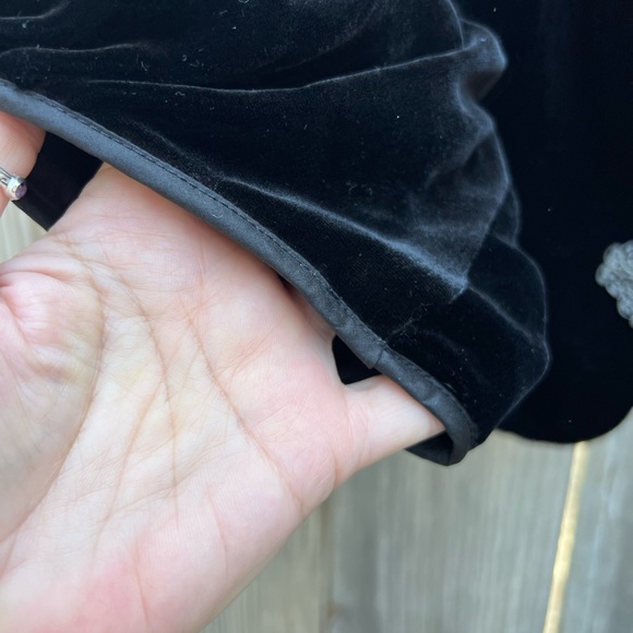 ANN TAYLOR LOFT Black Velvet Blazer Jacket with Silk Trim Women’s 8 - Picture 3 of 12